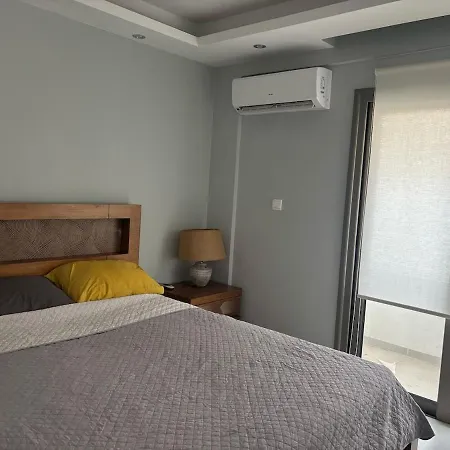 Flat With Huge Veranda At The Apartman Limassol